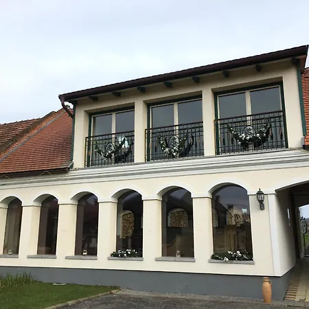 Ginti Panzio, Orseg Värdshus